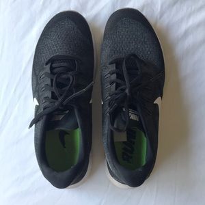 Nike Free RN 2017 (Women’s 9.5)